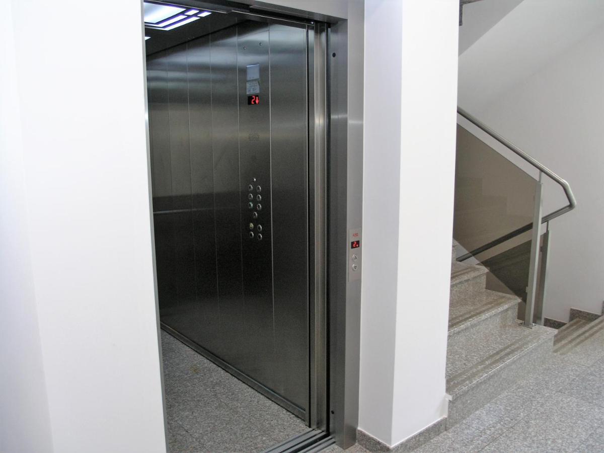 ורשה Apartament Metro Kowienska מראה חיצוני תמונה
